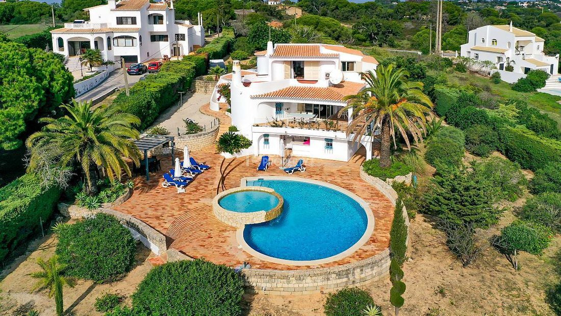 House in Carvoeiro, Algarve, Portugal 1 - 16561567