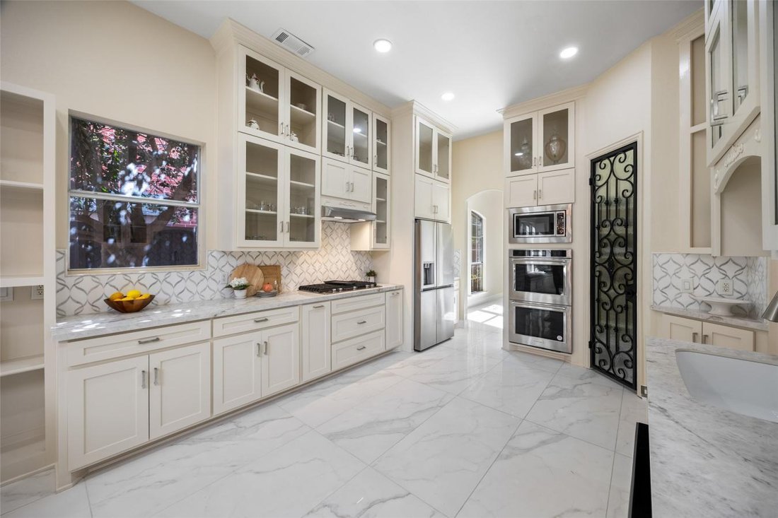 House in Plano, Texas, United States 4 - 16560303