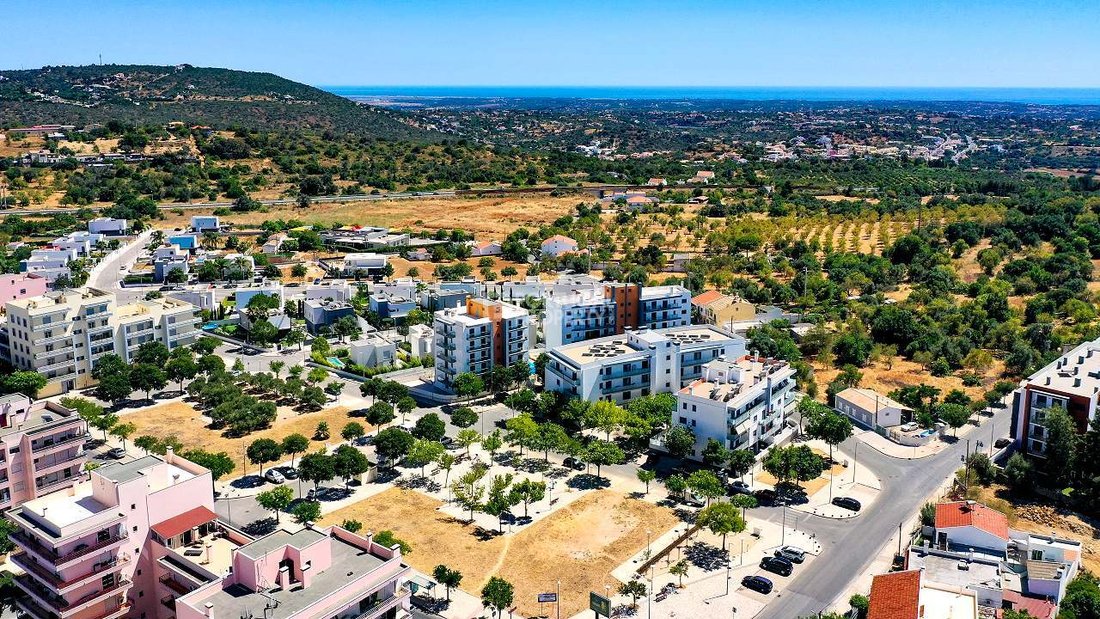 Land in Loule (Sao Clemente), Algarve, Portugal 1 - 16561623
