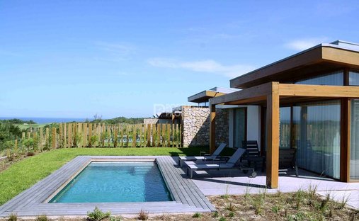 Villa in Santa Maria, Sao Pedro e Sobral da Lagoa, Leiria District, Portugal 1