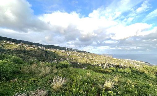 Land in Santa Cruz, Madeira, Portugal 1