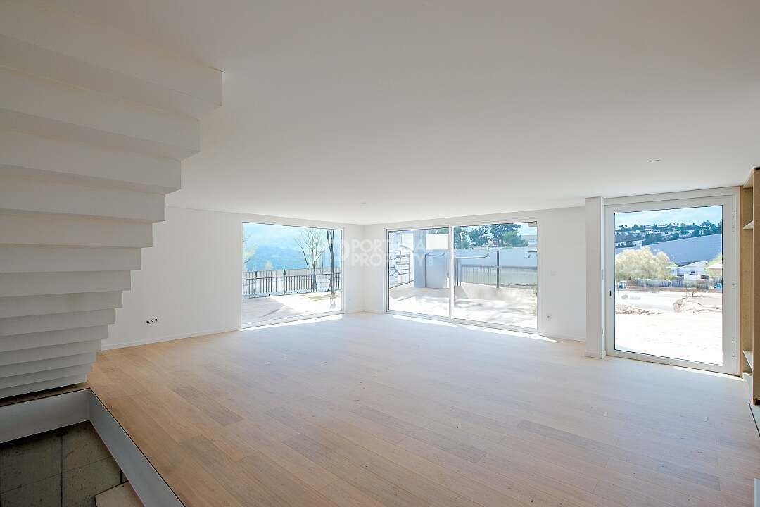Townhouse in Santa Maria, Sao Pedro e Matacaes, Lisbon, Portugal 1 - 16561653