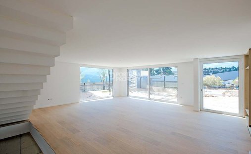 Townhouse in Santa Maria, Sao Pedro e Matacaes, Lisbon, Portugal 1