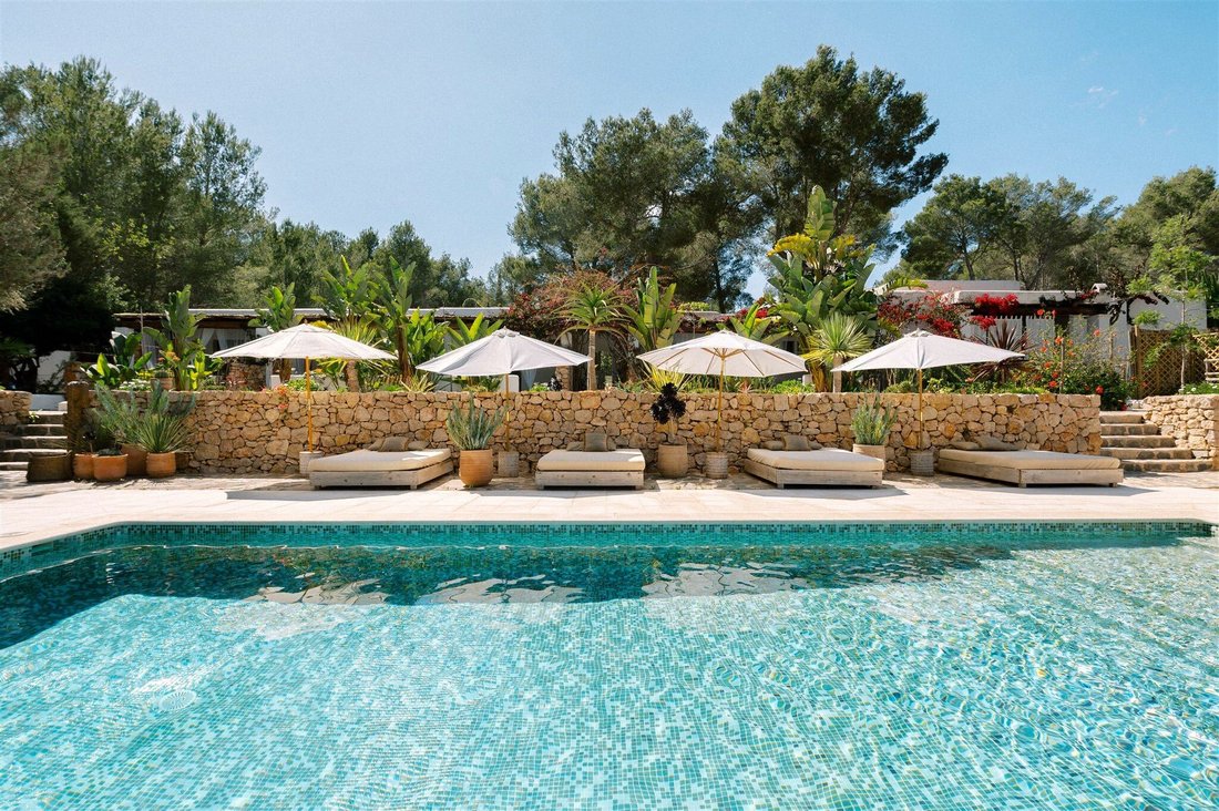 Finca in Cala Llonga, Ibiza, Santa Eularia des Riu, Balearic Islands 1 - 16561176