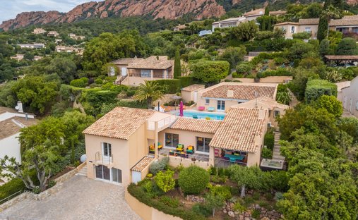 Villa in Le Dramont-Agay-Anthéor-Le Trayas, Saint-Raphaël, France 1