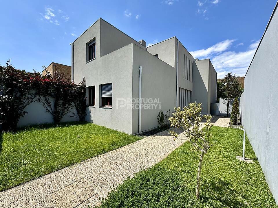 Villa in Cedofeita, Santo Ildefonso, Se, Miragaia, Sao Nicolau e Vitoria, Porto District, Portugal 1 - 16561391
