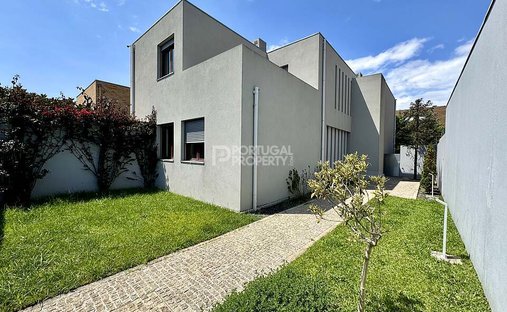 Villa in Cedofeita, Santo Ildefonso, Se, Miragaia, Sao Nicolau e Vitoria, Porto District, Portugal 1