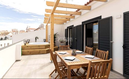 Townhouse in Praia dos Pescadores, Olhos de Agua, Portugal 1