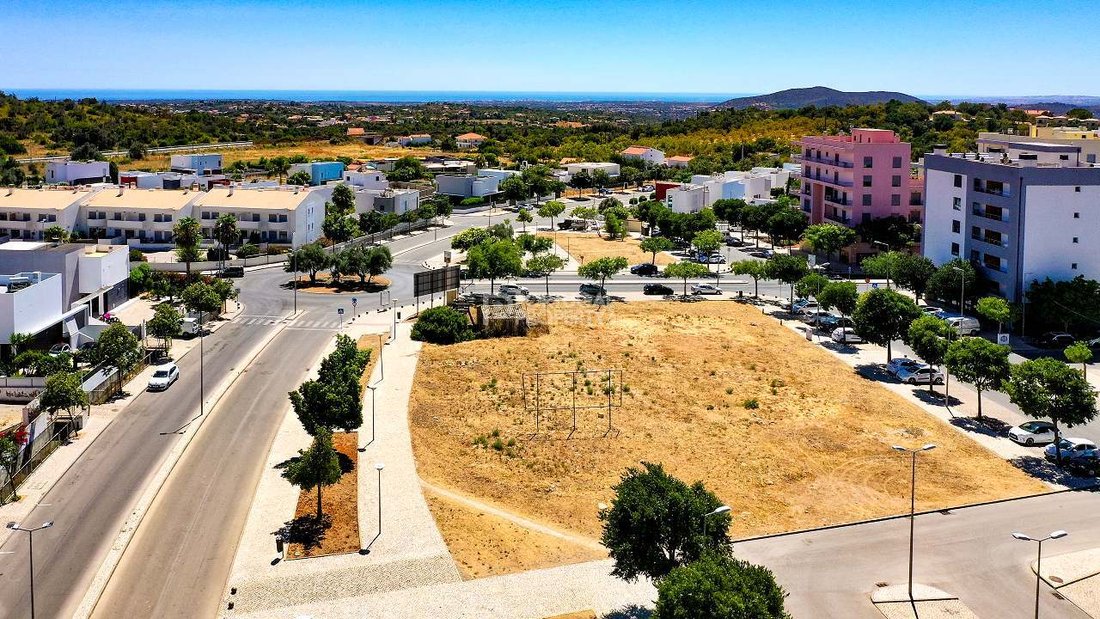 Land in Loule (Sao Clemente), Algarve, Portugal 1 - 16561652