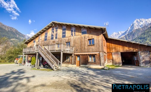 Chalet in Chamonix-Mont-Blanc, Auvergne-Rhône-Alpes, France 1