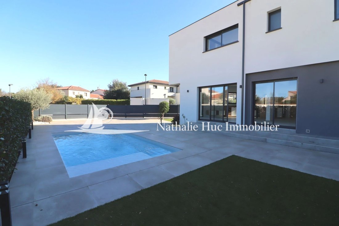 Villa in Saint-Cyprien, Occitania, France 5 - 16560128