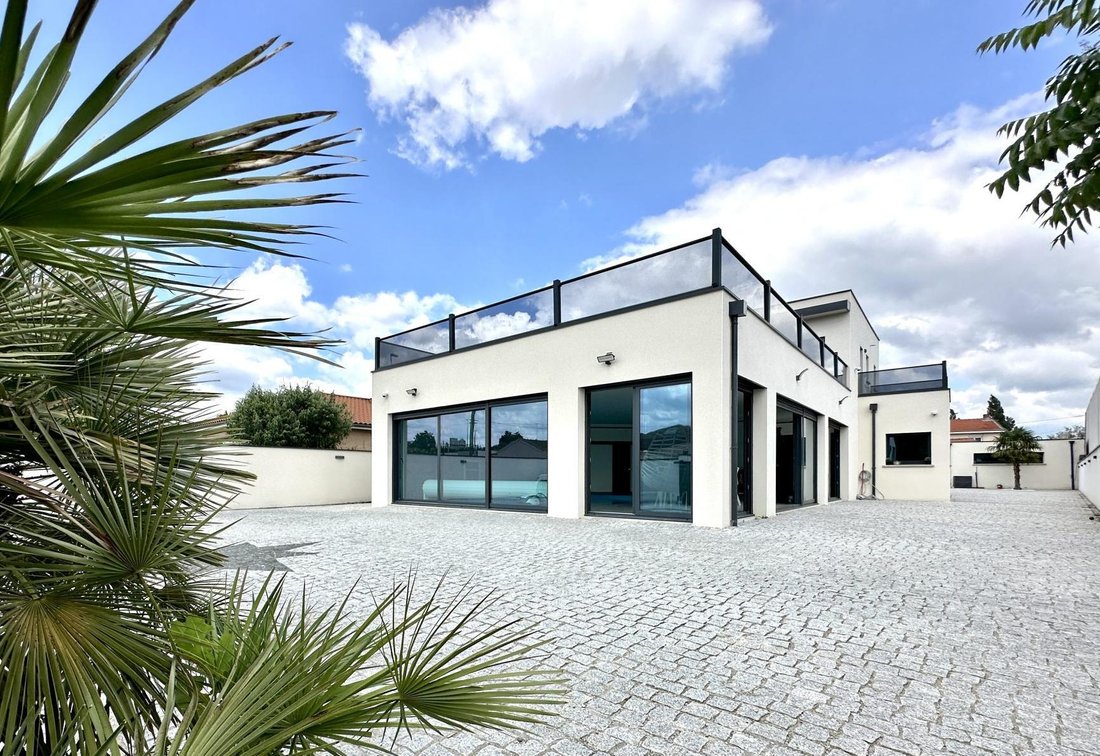 House in La Fontaine du Bac, Clermont-Ferrand, France 1 - 16561084