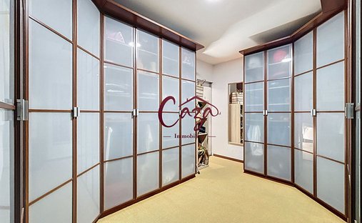 Castle for Sale in Fargues-Saint-Hilaire, Nouvelle-Aquitaine, France