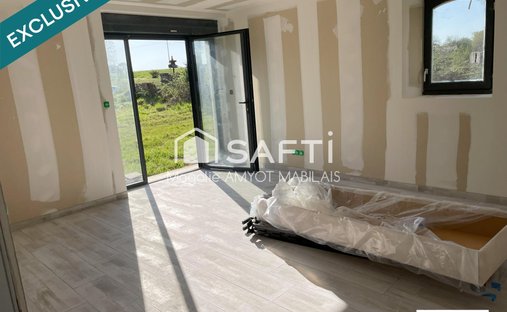 Castle for Sale in Barbezieux-Saint-Hilaire, Nouvelle-Aquitaine, France