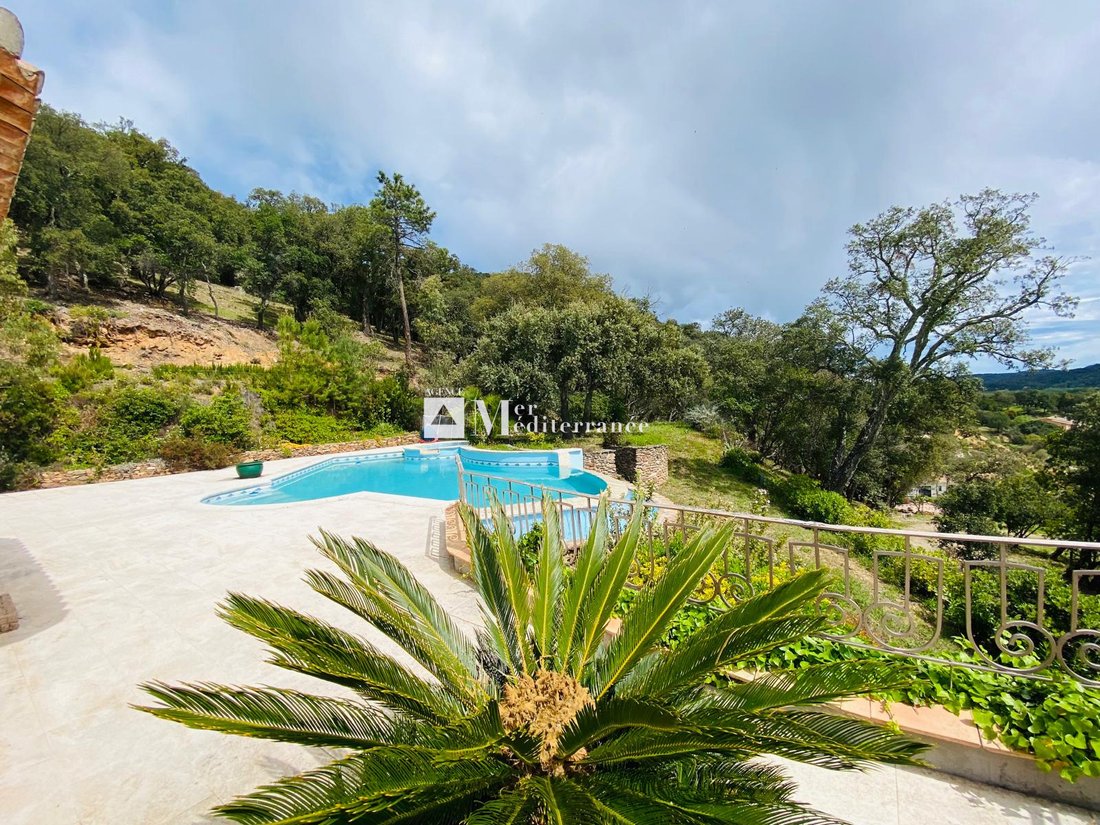 House in La Môle, Provence-Alpes-Côte d'Azur, France 3 - 16564263