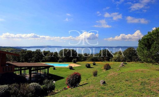 Villa in Trevignano Romano, Lazio, Italy 1