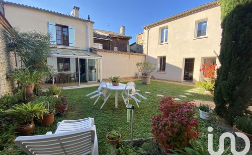 Castle for Sale in Monségur, Nouvelle-Aquitaine, France