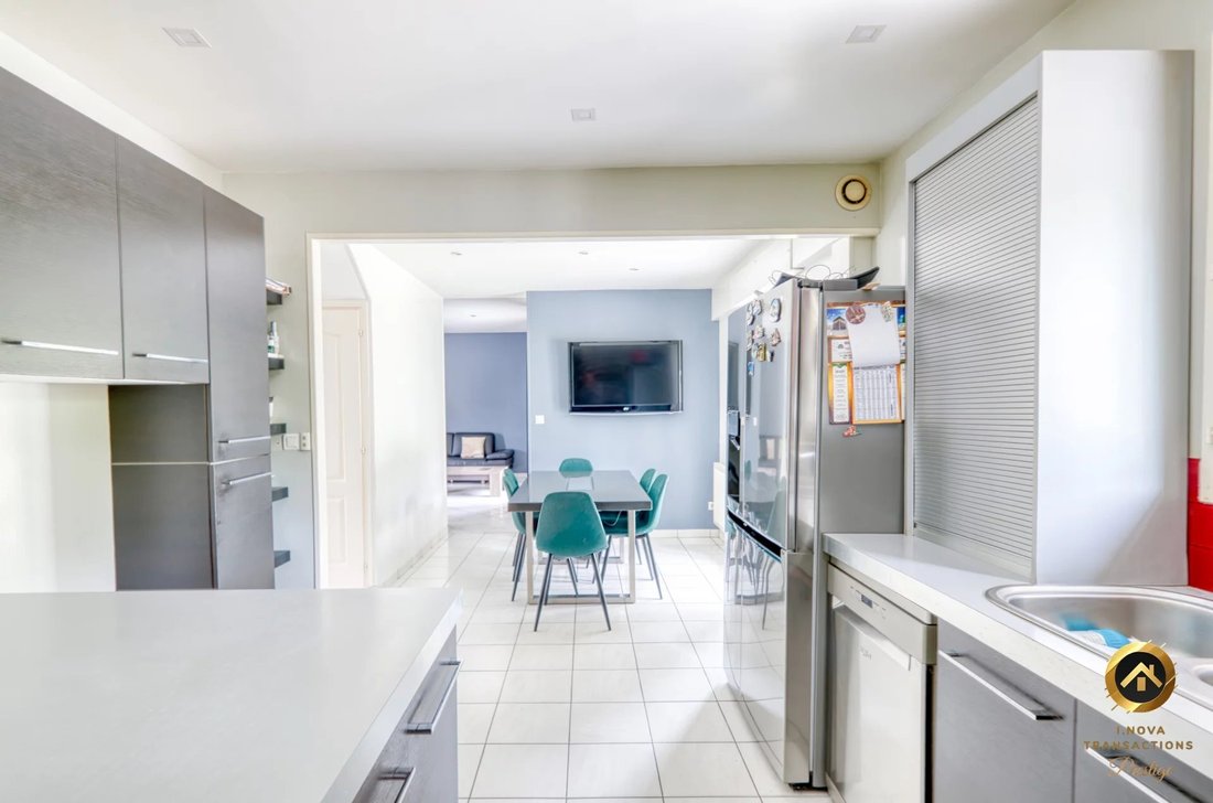 House in Zone Industrielle, Neuville-sur-Saone, France 5 - 16562907
