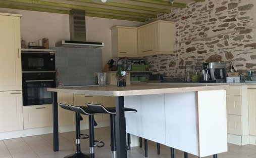 Castle for Sale in Saint-Michel-Chef-Chef, Pays de la Loire, France