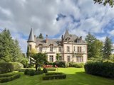 Magnificent Renovated Castle With An Exceptional Setting