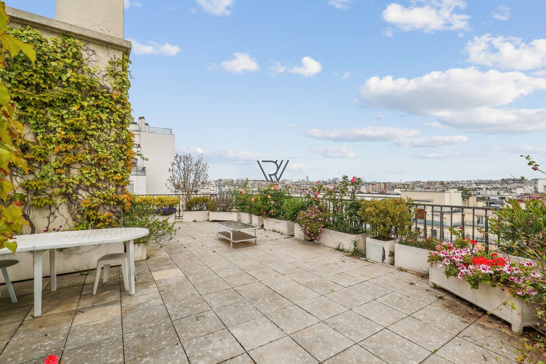 Apartment in Clignancourt-Jules Joffrin, Paris 18e Arrondissement, Paris 4 - 15869153
