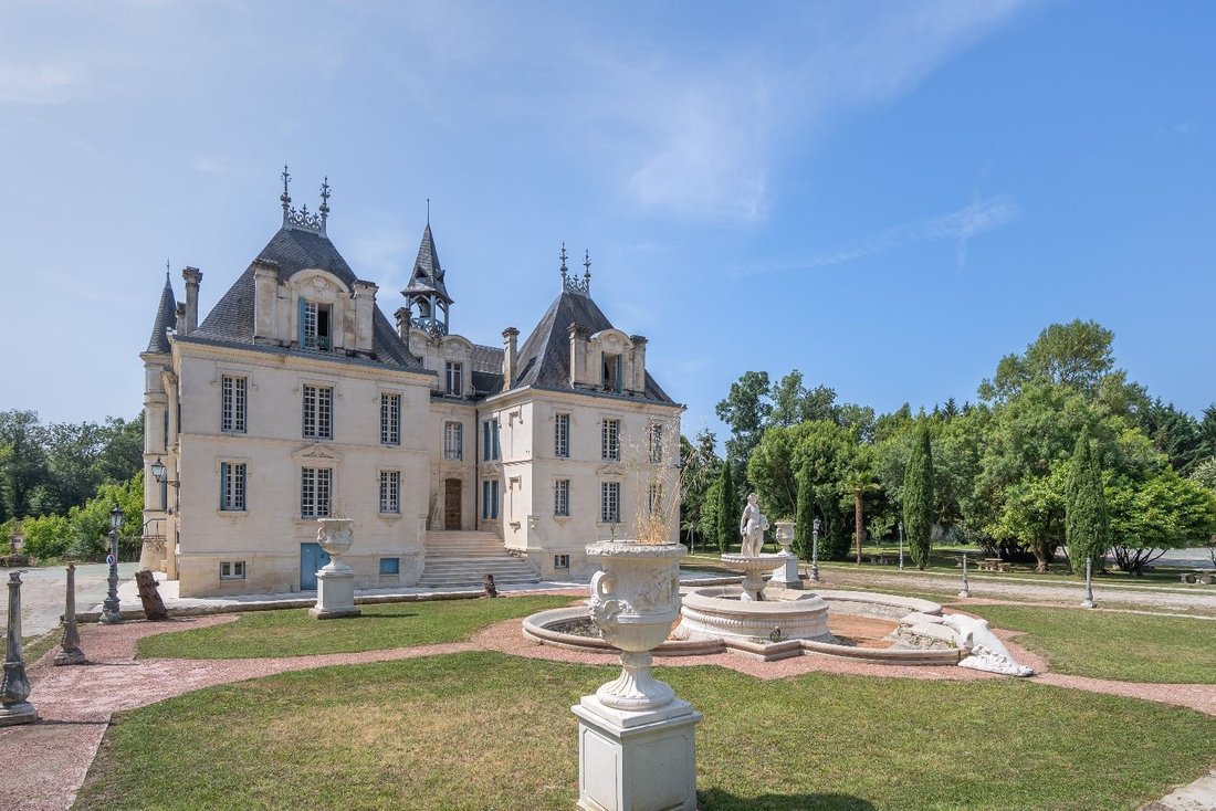 Castle in Guitres, Nouvelle-Aquitaine, France 2 - 16079058