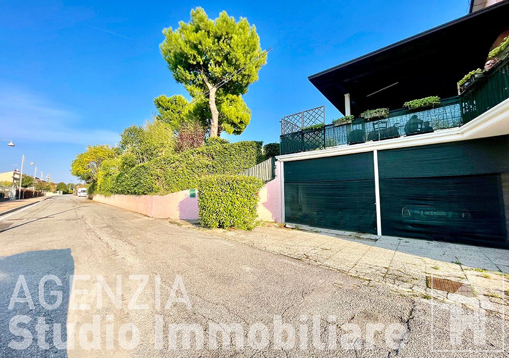 House in Moniga del Garda, Lombardy, Italy 5 - 16562027