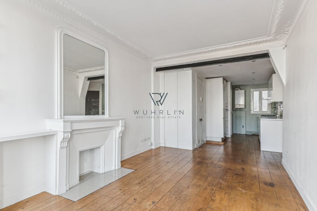 Apartment in Clignancourt-Jules Joffrin, Paris 18e Arrondissement, Paris 4 - 15869223