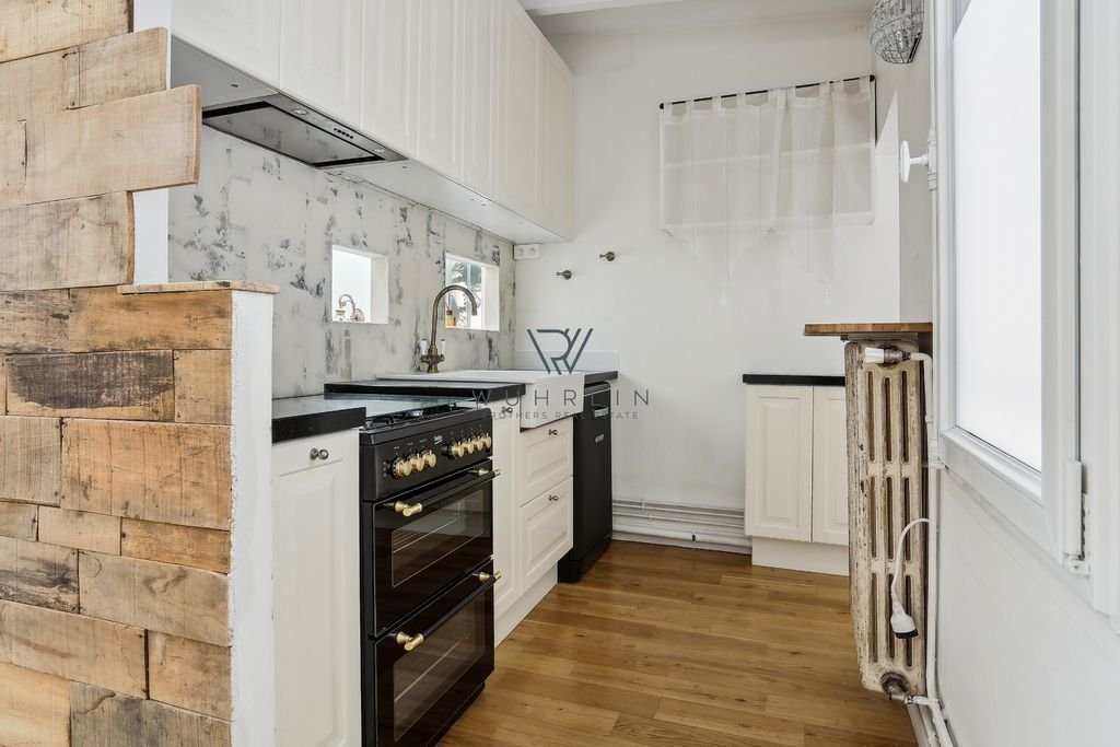 Apartment in Clignancourt-Jules Joffrin, Paris 18e Arrondissement, Paris 4 - 15869359