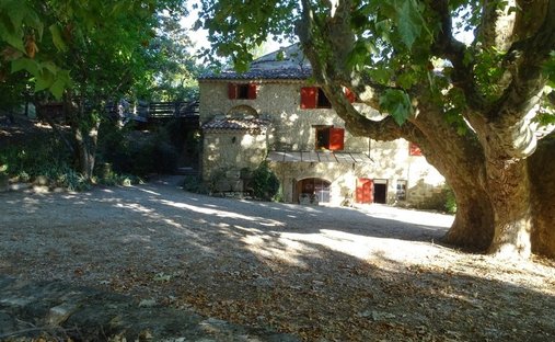 Castle for Sale in Forcalquier, Provence-Alpes-Côte d'Azur, France