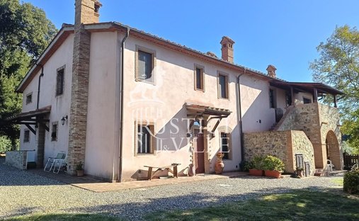 Farm Ranch in Porta a Lucca, Pisa, Tuscany 1