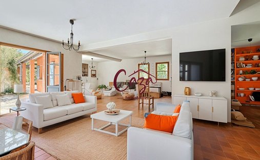 Castle for Sale in Fargues-Saint-Hilaire, Nouvelle-Aquitaine, France