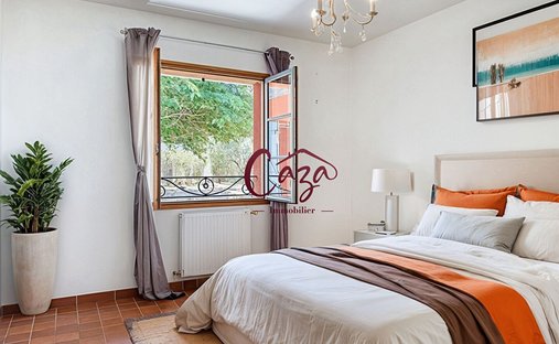 Castle for Sale in Fargues-Saint-Hilaire, Nouvelle-Aquitaine, France