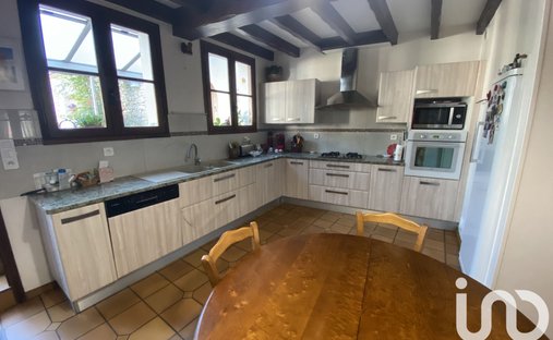 Castle for Sale in Monségur, Nouvelle-Aquitaine, France