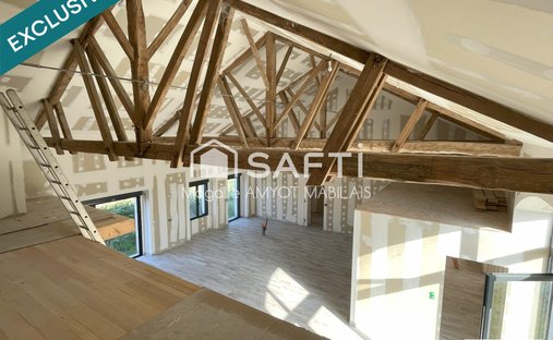 Castle for Sale in Barbezieux-Saint-Hilaire, Nouvelle-Aquitaine, France