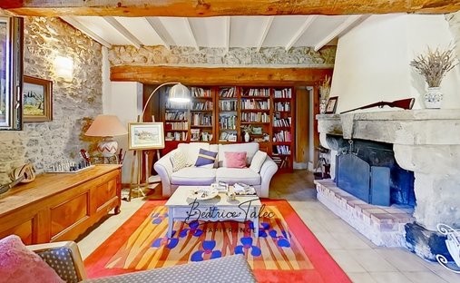 Castle for Sale in Forcalquier, Provence-Alpes-Côte d'Azur, France