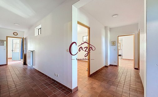 Castle for Sale in Fargues-Saint-Hilaire, Nouvelle-Aquitaine, France