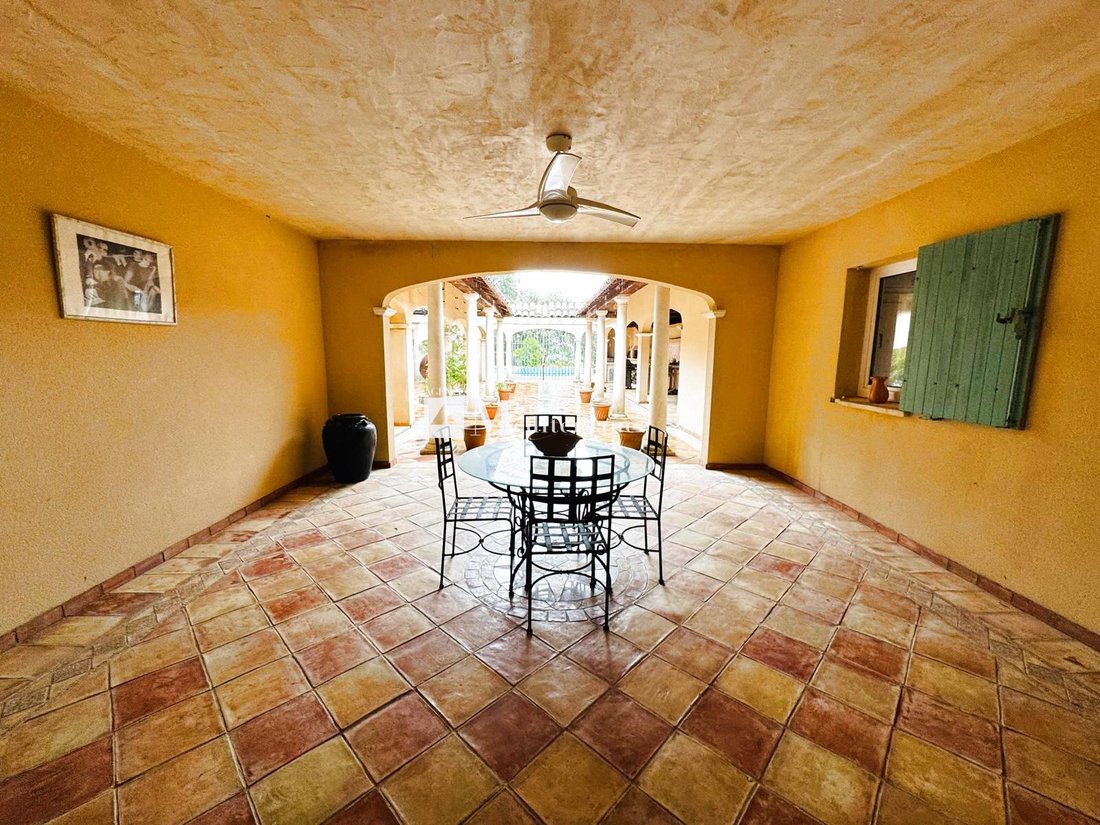 House in La Môle, Provence-Alpes-Côte d'Azur, France 2 - 16564263