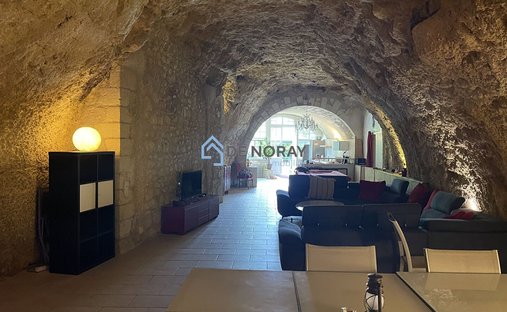 Castle for Sale in Amboise, Centre-Val de Loire, France