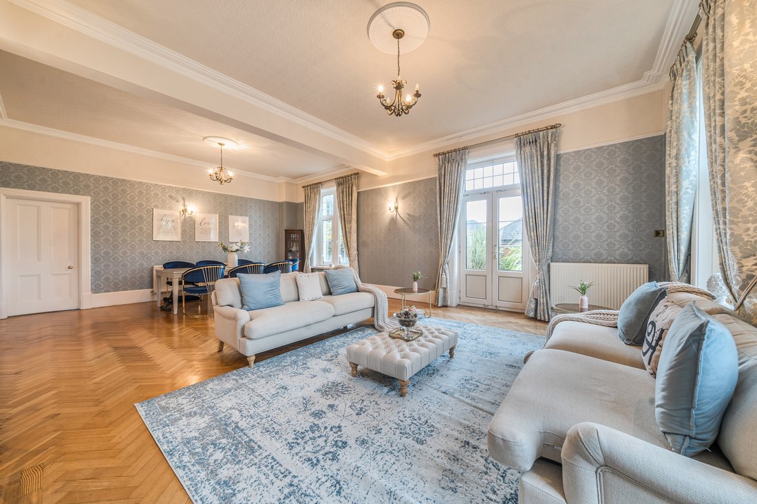 House in Warlingham, England 2 - 16564348