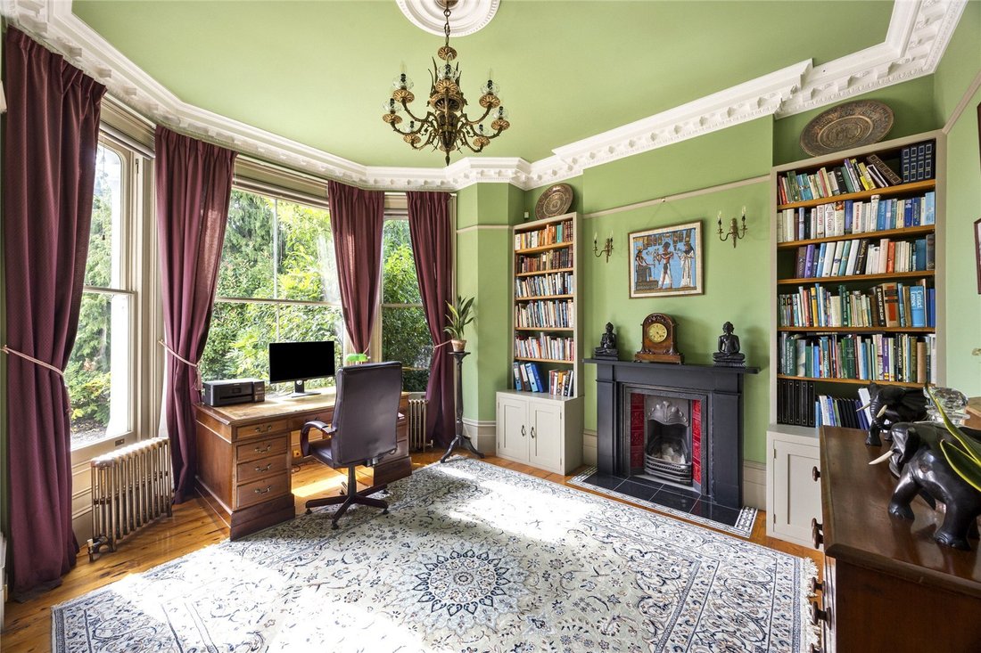 House in Burgess Hill, England 5 - 16563191