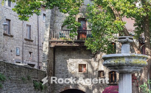 Castle for Sale in Viterbo, Lazio, Italy