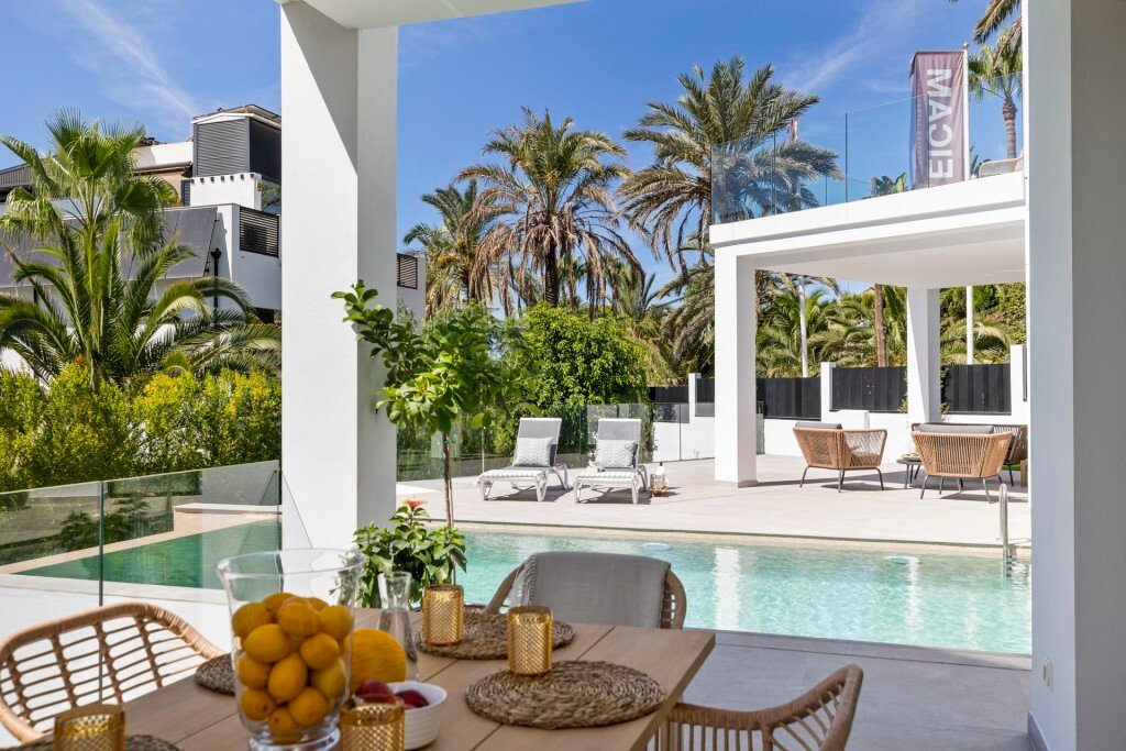 Villa en Elviria-Cabopino, Marbella, España 4 - 16564457