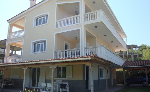 House in Oropos, Attica, Greece 1