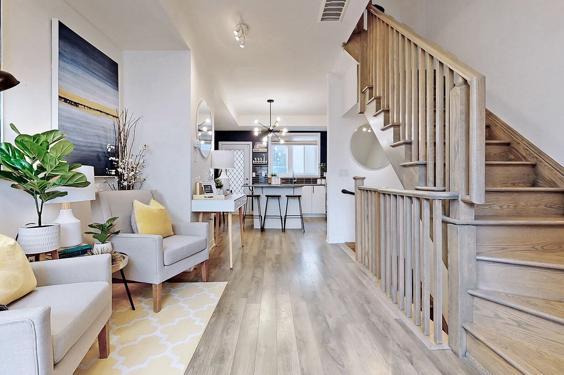 Townhouse in Toronto, Ontario, Canada 4 - 16566346