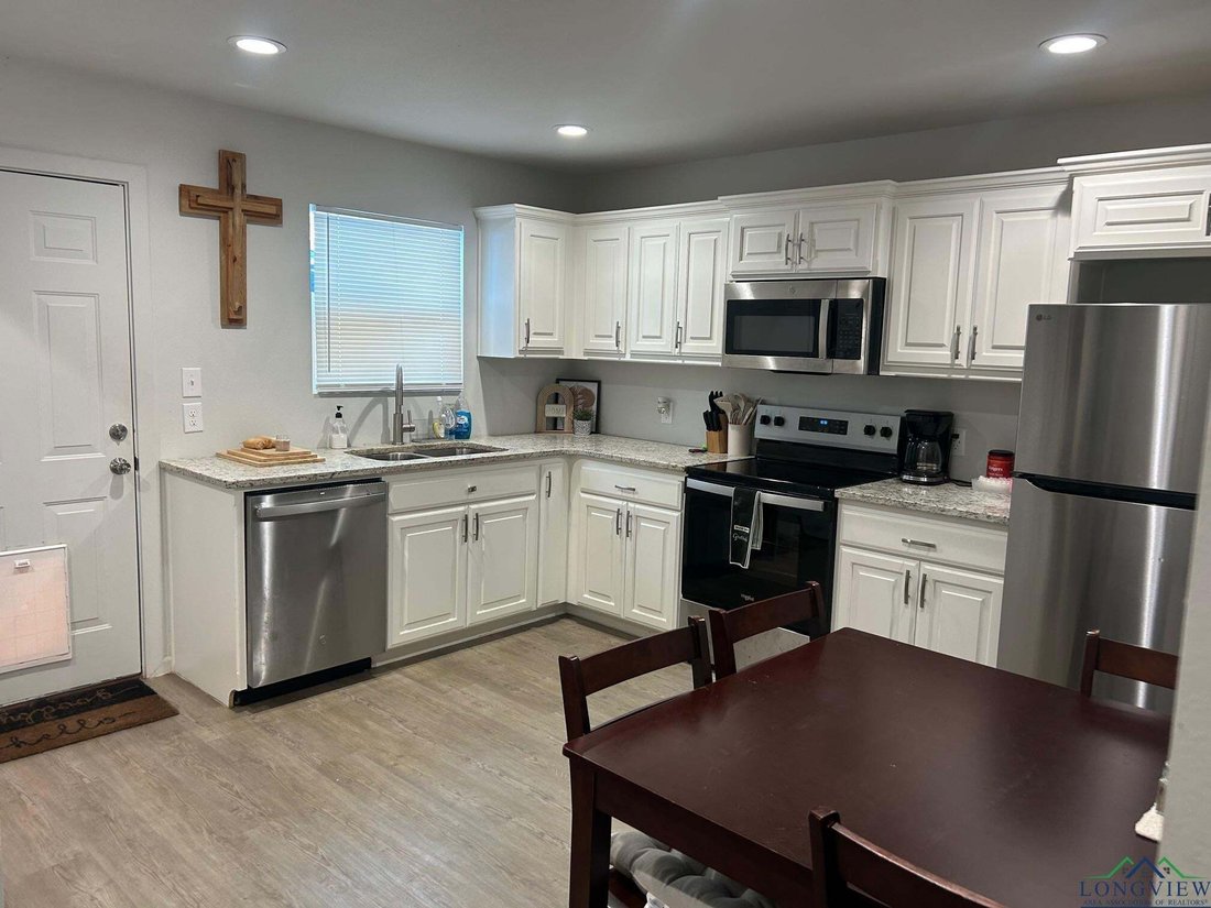 House in Overton, Texas, United States 5 - 16563753