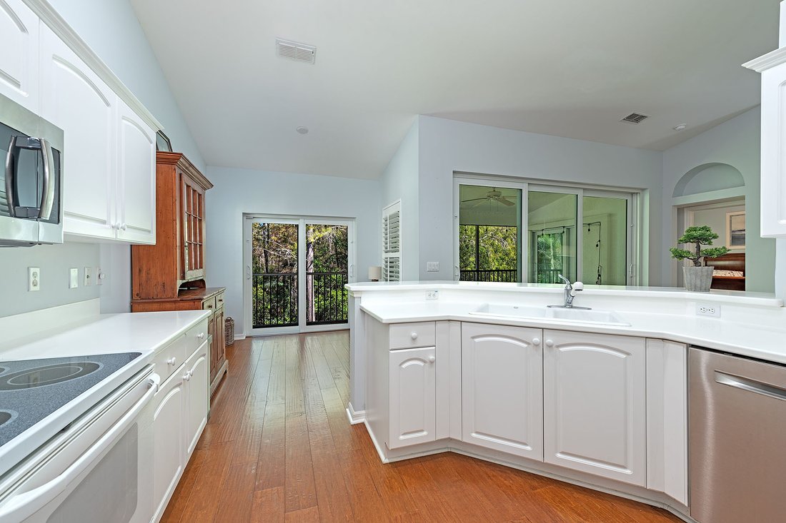 Condo in Naples, Florida, United States 5 - 16561616