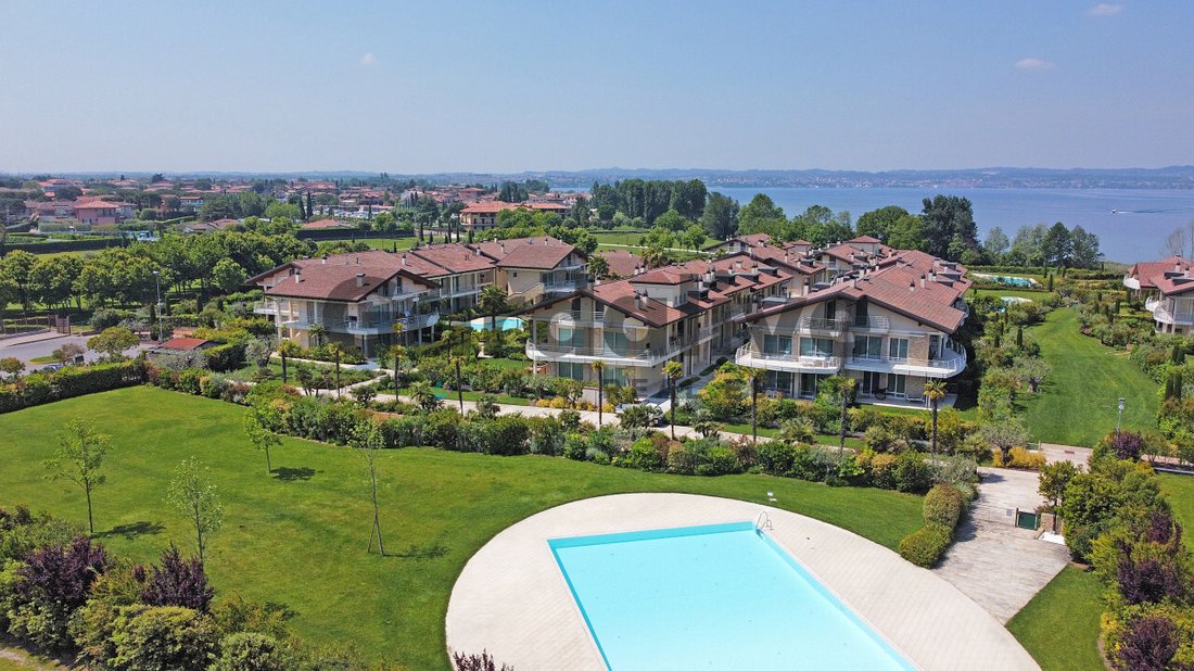 Apartment in Center, Sirmione, Lombardy 1 - 16565678