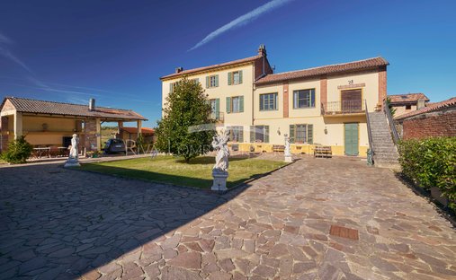 Casa di campagna a Moncalvo, Piemonte, Italia 1
