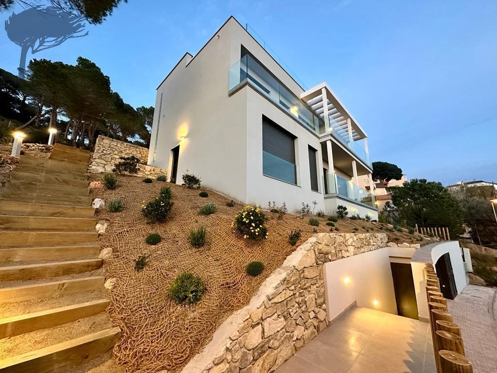 Villa in Lloret de Mar, Catalonia, Spain 1 - 16561598